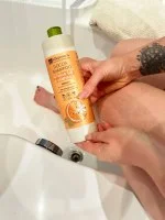 laSaponaria Gel de duche e champô 2 em 1 com laranja BIO e vitamina C para toda a família 30 ml - com uma fragrância doce e estimulante