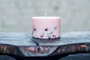 TL Candles Vela com cheiro de rosa e mel S