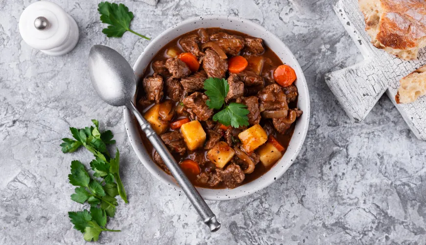 Como preparar um guisado de feijão cheio de sabores e tradição