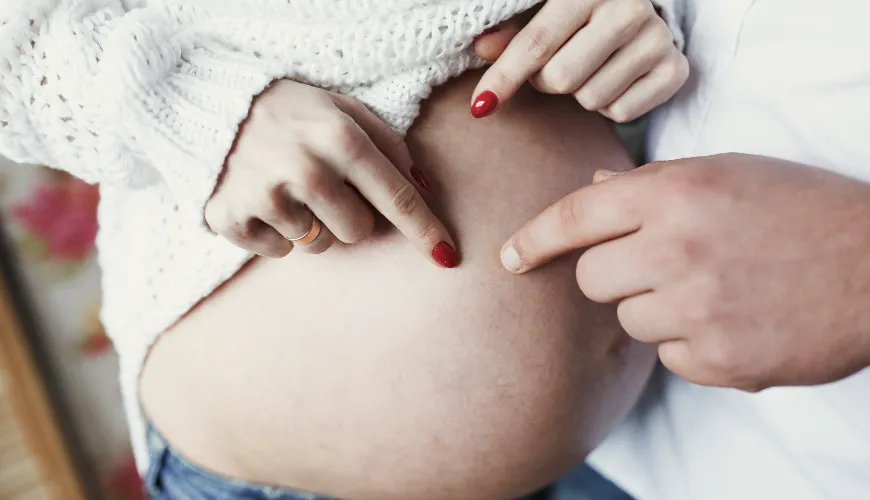 Quais são os primeiros sinais de gravidez nas mulheres?