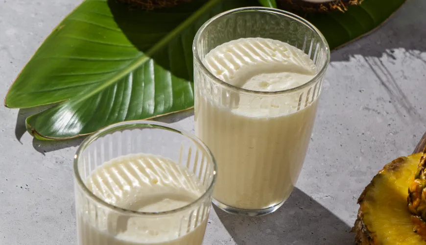 Experimente o licor de coco caseiro que encantará a todos