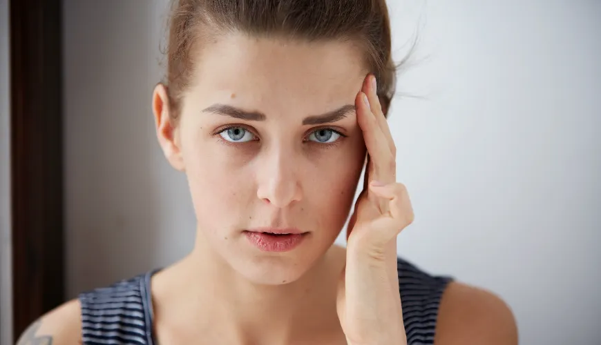 Círculos sob os olhos como sintoma de deficiência de ferro