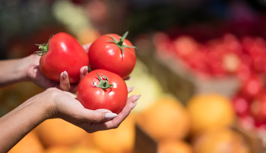 Não ignore os sintomas de alergia a tomates, eles podem ser graves