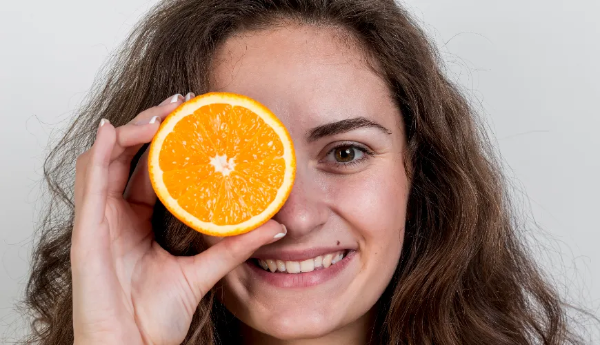 Cabelos brilhantes e fortes graças ao poder da vitamina C